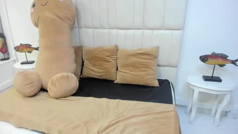 Snapshot of lola_cook chatting on 12, 10, 2025 Lola online show from 12, 10, 2025