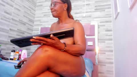 Lola online show from 1, 3, 2025