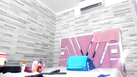 Lola online show from 8, 3, 2025