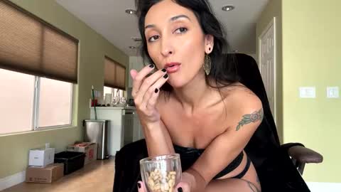 lola_la_lita online show from 30, 10, 2025