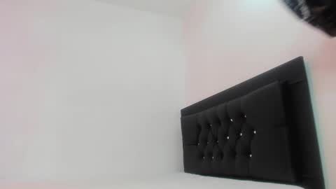 lola_lover20 online show from 4, 2, 2026