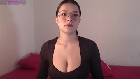 lola_sweeet18 online show from 9, 10, 2025