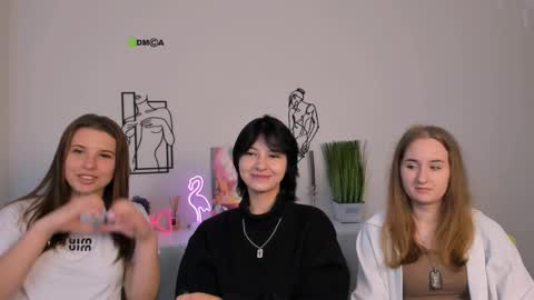 Snapshot of lola_swon chatting on 23, 9, 2025 Lola online show from 23, 9, 2025