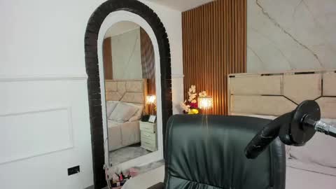 Lola Angel online show from 30, 4, 2026