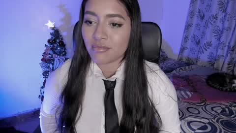 lolaasmith_21 online show from 4, 1, 2025