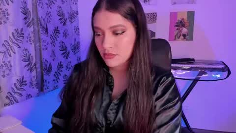 lolaasmith_21 online show from 10, 3, 2025