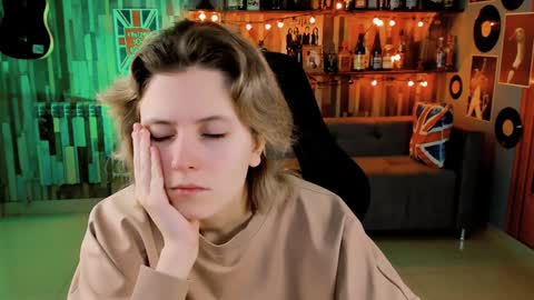 Snapshot of lolaasmus chatting on 11, 12, 2024 I consider myself the god Loki but life just calls me LOL online show from 11, 12, 2024