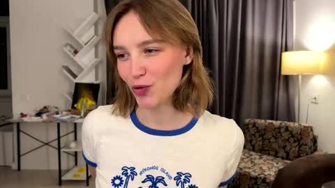 Snapshot of lolaatatee chatting on 17, 5, 2026 lolaatatee online show from 17, 5, 2026