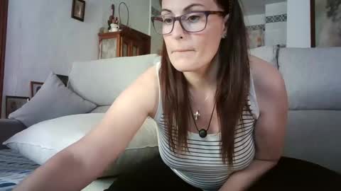 LOLA HUESO y ERIC online show from 8, 5, 2026