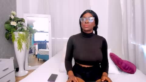 lola online show from 23, 9, 2025