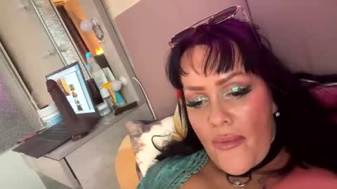 Snapshot of lolaley2 chatting on 2, 12, 2025 Lolaley2 online show from 2, 12, 2025