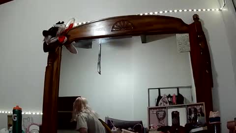 Lola Lixx online show from 25, 2, 2026