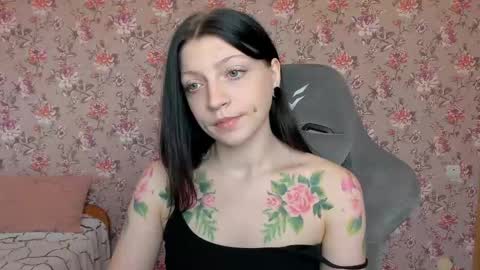 Snapshot of lolarozzie chatting on 25, 4, 2026 Lola Next stream January 6th at 0500am 30 minutes GMT online show from 25, 4, 2026