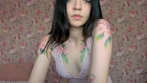 Snapshot of lolarozzie chatting on 4, 5, 2026 Lola Next stream January 6th at 0500am 30 minutes GMT online show from 4, 5, 2026
