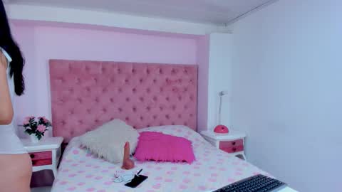 Lola Voss  online show from 18, 12, 2025