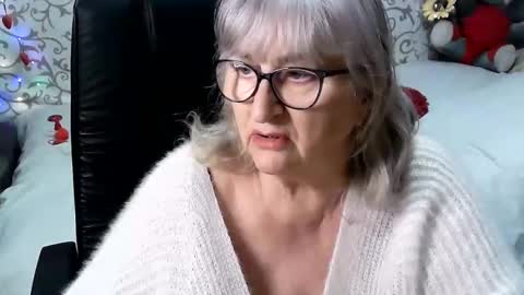 Snapshot of lolkaalyss chatting on 14, 2, 2025 LolkaAlyss online show from 14, 2, 2025