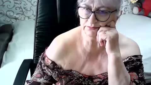 Snapshot of lolkaalyss chatting on 21, 2, 2025 LolkaAlyss online show from 21, 2, 2025