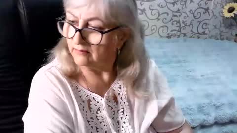 Snapshot of lolkaalyss chatting on 18, 9, 2025 LolkaAlyss online show from 18, 9, 2025