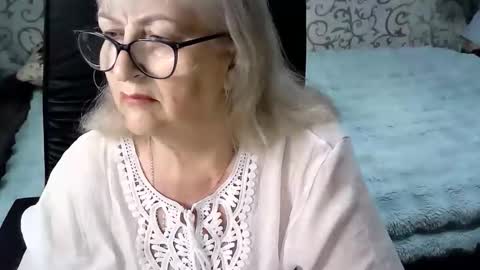 Snapshot of lolkaalyss chatting on 10, 10, 2025 LolkaAlyss online show from 10, 10, 2025