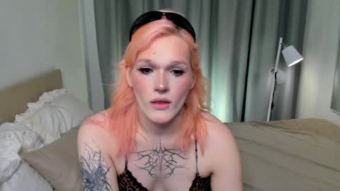 lollita online show from 14, 5, 2026