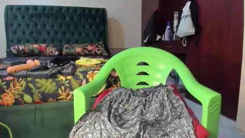 lolly_preety online show from 29, 4, 2026
