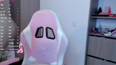 Snapshot of lollypetitte_ chatting on 27, 12, 2024 Lolly online show from 27, 12, 2024