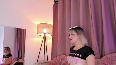 Snapshot of lollypetitte_ chatting on 21, 5, 2026 Lolly online show from 21, 5, 2026