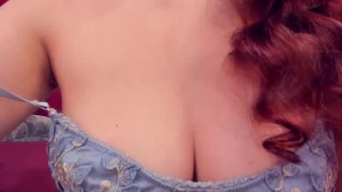 LoloMercier online show from 23, 11, 2025