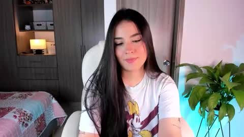 Snapshot of loly_peach chatting on 12, 1, 2026 Sarah online show from 12, 1, 2026