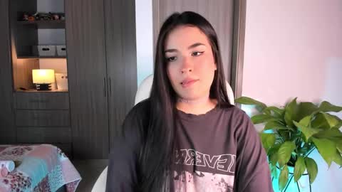 Snapshot of loly_peach chatting on 13, 1, 2026 Sarah online show from 13, 1, 2026