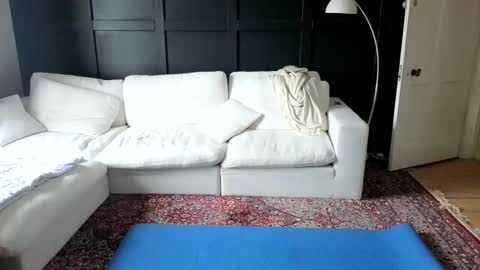 Em online show from 10, 2, 2026