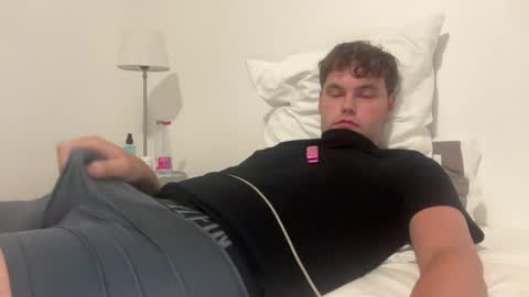 londonlad2002x online show from 22, 7, 2026