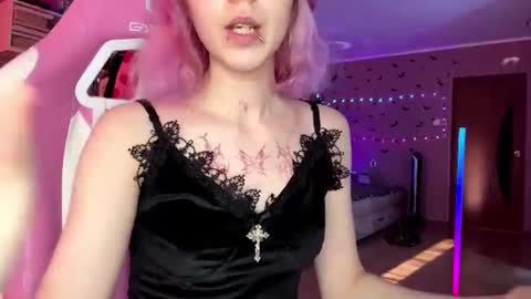 lone1y_bunny online show from 12, 7, 2026