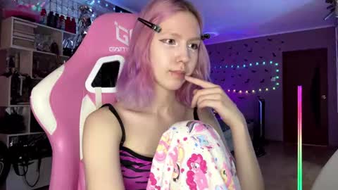 lone1y_bunny online show from 13, 7, 2026