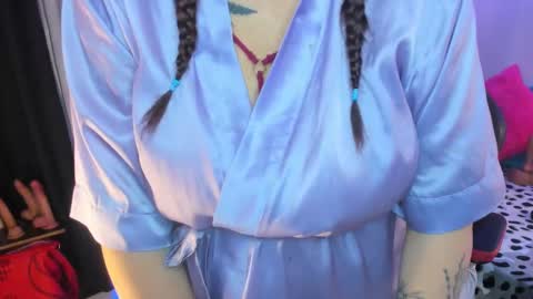 Jennifer  online show from 19, 9, 2025