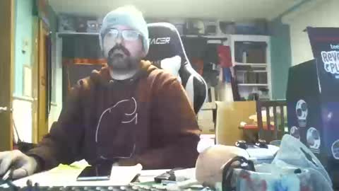 Snapshot of longandcut99 chatting on 13, 10, 2025 longandcut99 online show from 13, 10, 2025