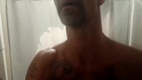 Snapshot of longdonglouie47 chatting on 10, 9, 2025 longdonglouie47 online show from 10, 9, 2025