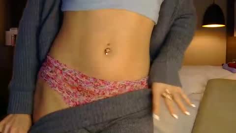 Snapshot of longlegstammy chatting on 27, 2, 2026 Cutenurse91 online show from 27, 2, 2026