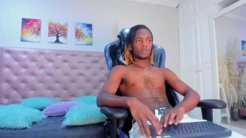 Snapshot of looganx chatting on 13, 2, 2025 LooganX online show from 13, 2, 2025