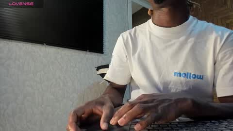 Snapshot of looganx chatting on 9, 3, 2025 LooganX online show from 9, 3, 2025