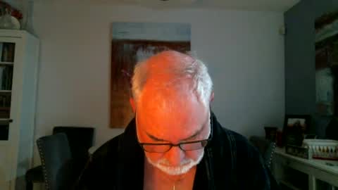 Snapshot of loop102 chatting on 28, 9, 2025 loop102 online show from 28, 9, 2025