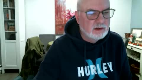 Snapshot of loop102 chatting on 2, 12, 2025 loop102 online show from 2, 12, 2025