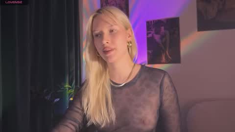 Snapshot of lora_hellyeah chatting on 30, 9, 2025 Lora heil online show from 30, 9, 2025