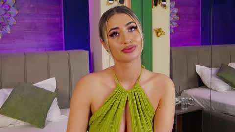 Snapshot of loradevine chatting on 28, 11, 2025 Lora online show from 28, 11, 2025