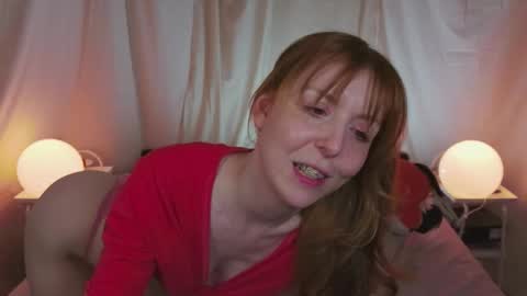 LoraFoxy online show from 5, 3, 2026