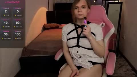 Avery online show from 9, 3, 2026