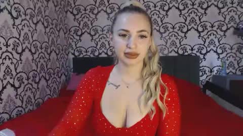 Queen LoraSinClare online show from 16, 10, 2025