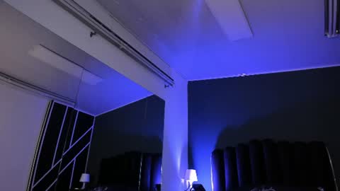 L A U R E L online show from 25, 7, 2026