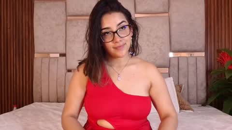  Lorein  online show from 10, 10, 2025