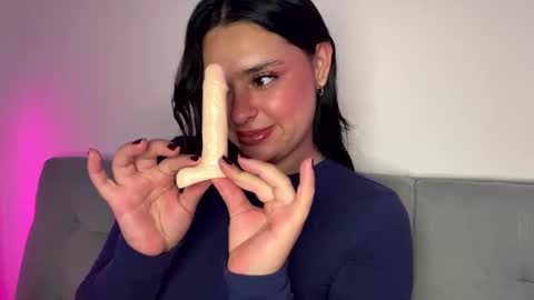 lorem_adams online show from 27, 5, 2026